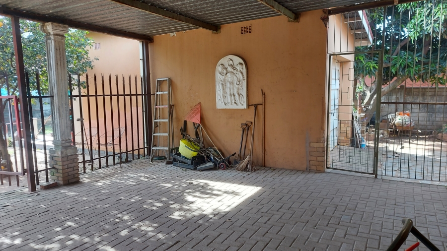 4 Bedroom Property for Sale in Oos Einde North West